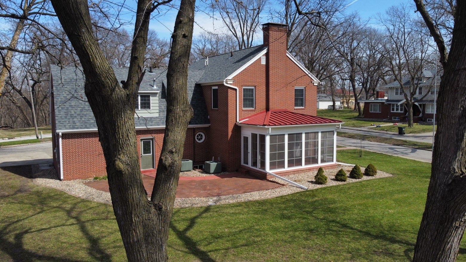 Exterior listing photograph of a home in Fort Dodge, Iowa